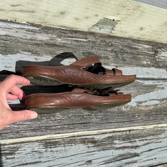 Ecco Women's Dark Brown Leather Sandals Slides size 8 39 distressed flip flops - Picture 13 of 14